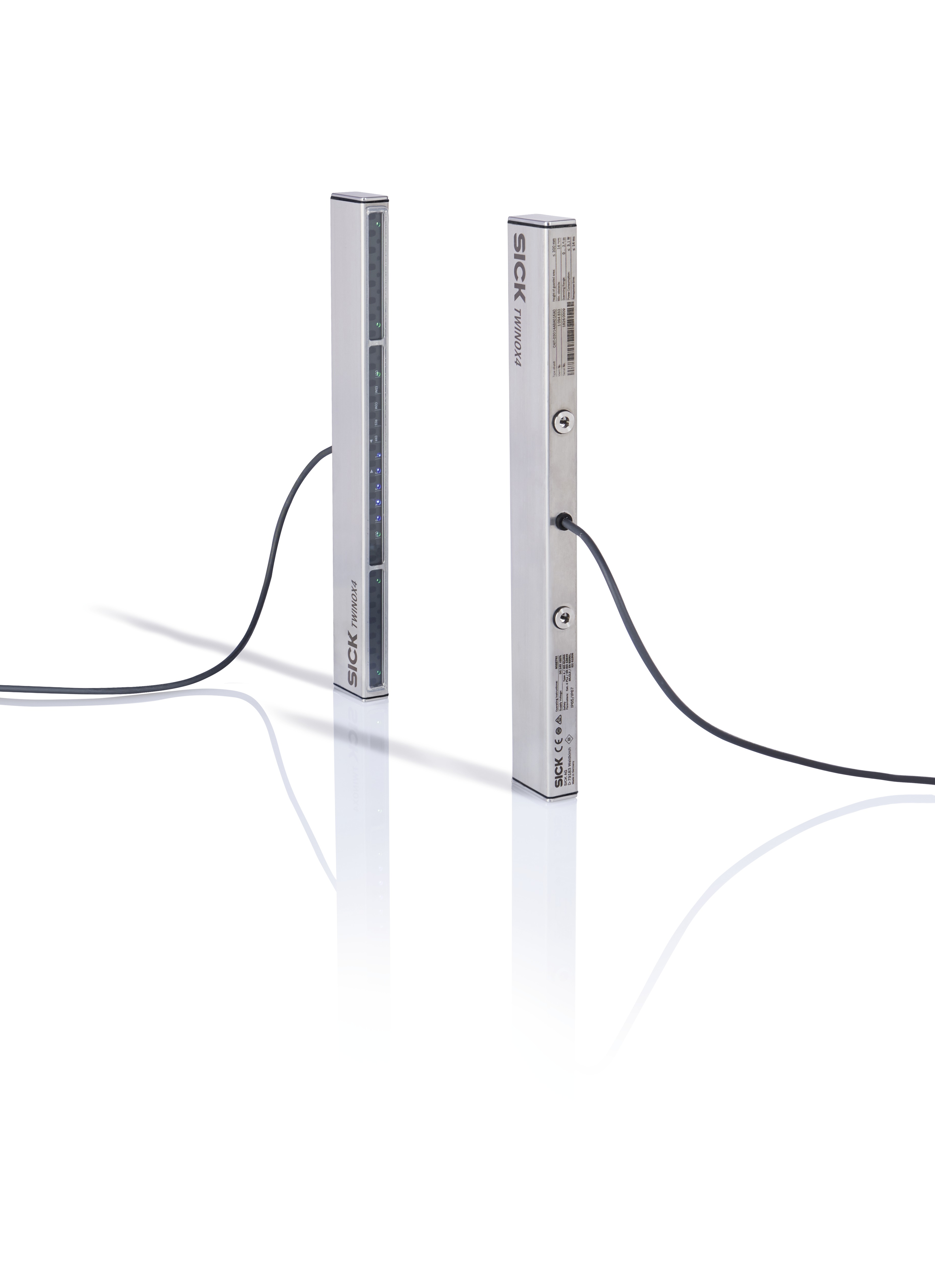 No curtains in bedroom image