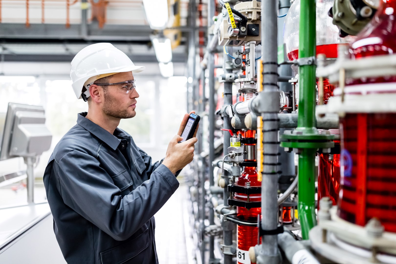 Why is it better to work alone than in a group picture