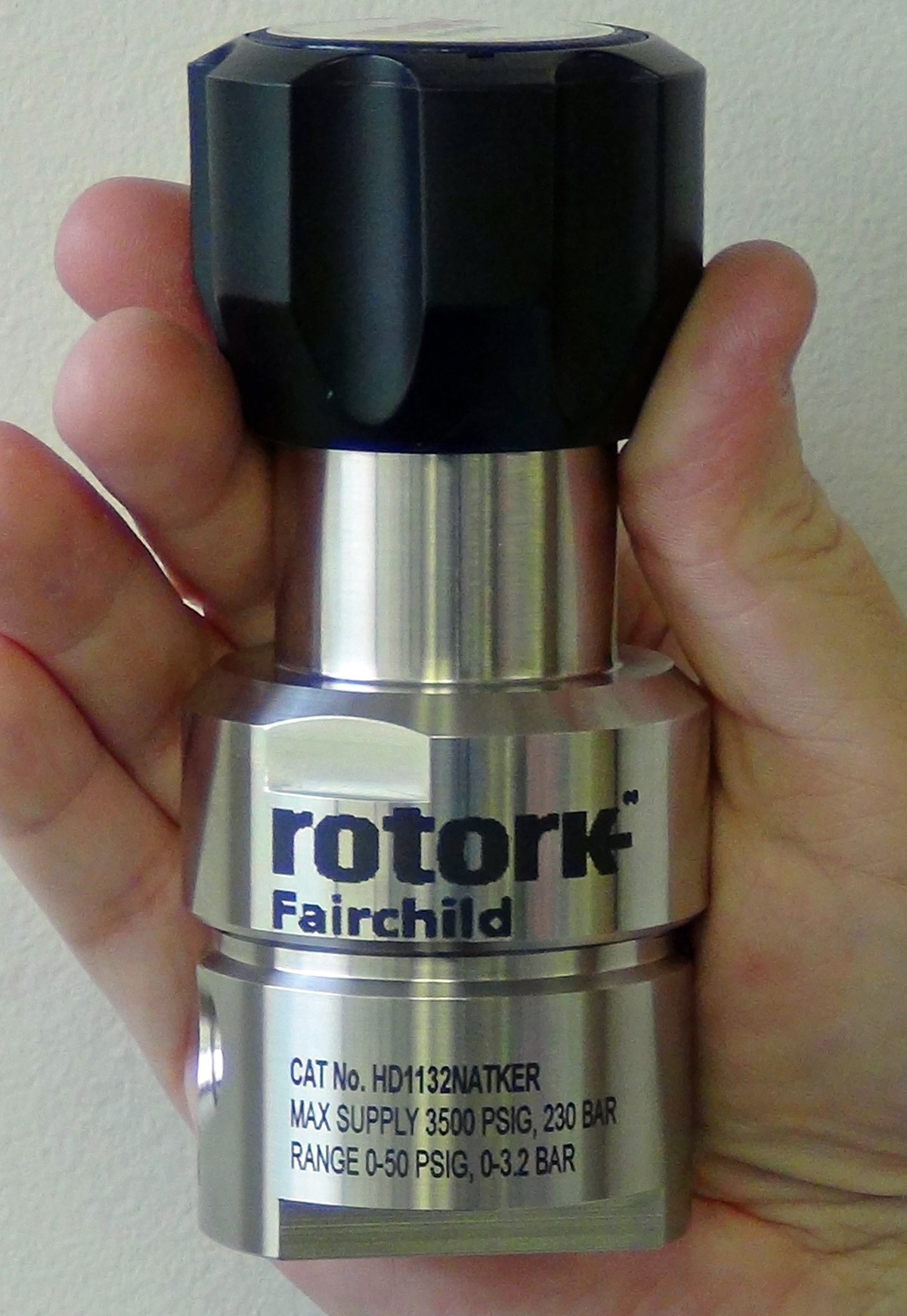 High pressure regulators